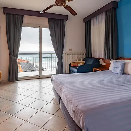 Lungomare Hotel 4*