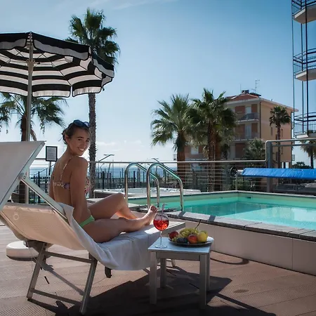 Hotel Lungomare 4*